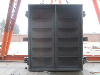 �������T